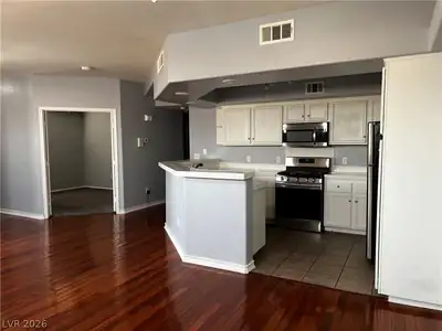 6905 Cobre Azul Avenue 202 Kitchen