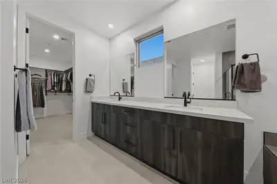 1944 Regal Bluff Drive Primary Bathroom