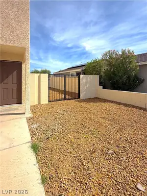 601 Avon Avenue Yard