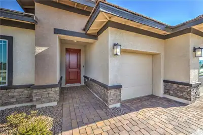 1024 Gentle Swan Street Entry
