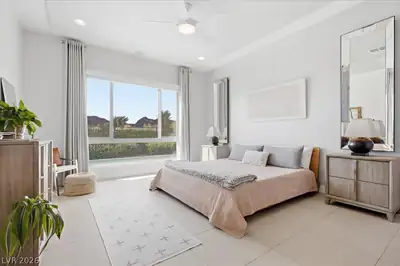 4 Strada Caruso Primary Bedroom