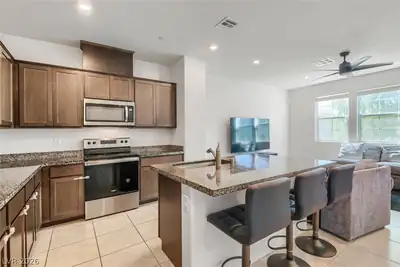 5667 Sartorial Street, Las Vegas, NV 89118 Kitchen