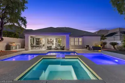 9425 Garnet Crown Avenue Las Vegas, NV 89145