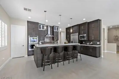9425 Garnet Crown Avenue Kitchen