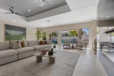9425 Garnet Crown Avenue Living Room