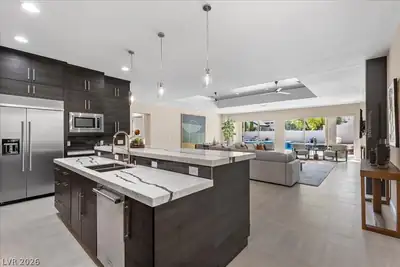 9425 Garnet Crown Avenue Kitchen