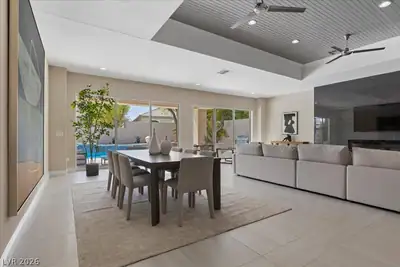 9425 Garnet Crown Avenue Dining Area
