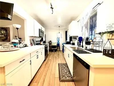 1101 Tamerack Avenue Kitchen
