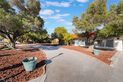 909 Cashman Drive, Las Vegas