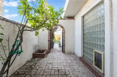 909 Cashman Drive Patio