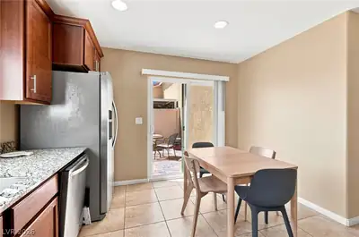 2780 China Cove Street Dining Area