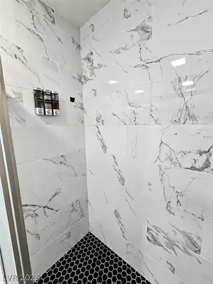 4125 East Harmon Avenue, Las Vegas, NV 89121 Bathroom