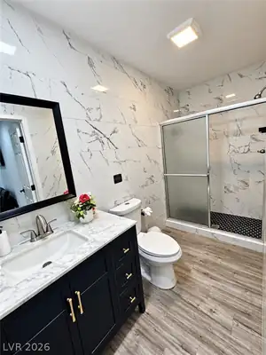4125 East Harmon Avenue, Las Vegas, NV 89121 Bathroom