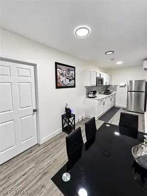 4125 East Harmon Avenue, Las Vegas, NV 89121 Kitchen