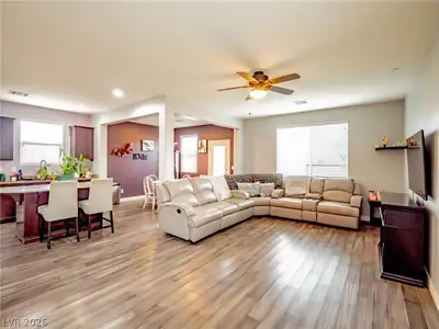 124 Brookhouse Court Living Room