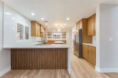 6321 Eagle Pass Court, North Las Vegas, NV 89084 Kitchen