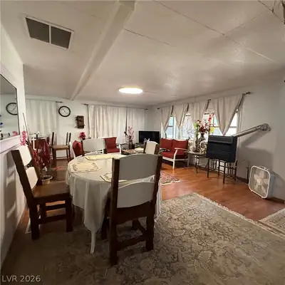 148 Sir Thomas Drive Dining Area
