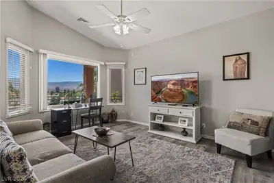 744 Pinnacle Court Living Room