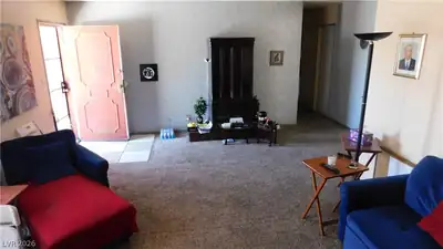 4507 Rosedale Avenue Living Room