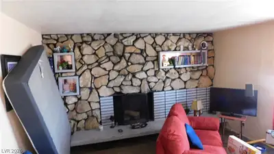 4507 Rosedale Avenue Living Room