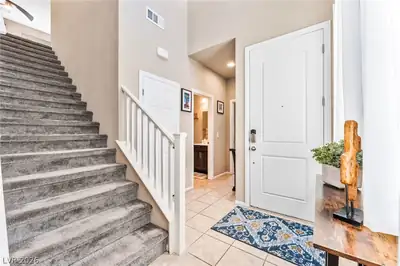 4622 Observed Street Entrance Foyer