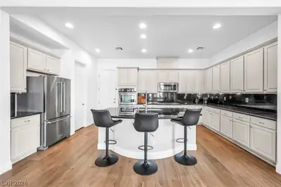 7850 Carolyn Lee Street Kitchen