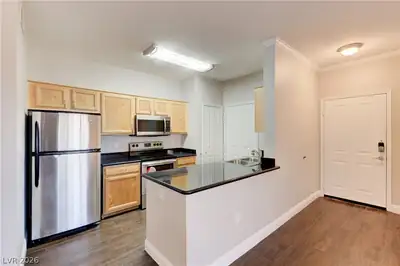 2900 Sunridge Heights Parkway 1613 Kitchen