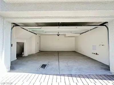3341 Esker Ridge Avenue Garage
