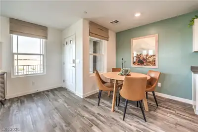 909 Pink Sugarbird Street Dining Area