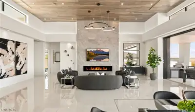 4 Chisel Crest Court Living Room