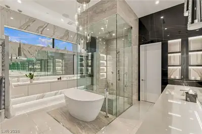 4 Chisel Crest Court Primary Bathroom