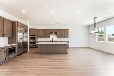 5923 Kings Bluff Avenue Kitchen