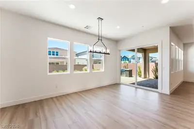 5923 Kings Bluff Avenue Dining Area