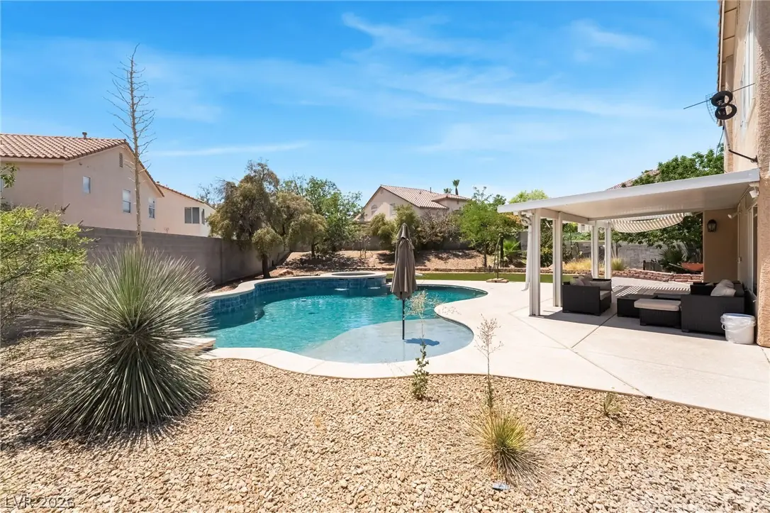 8253 Ruby Mountain Way