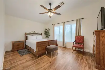 5524 Merriweather Drive Bedroom