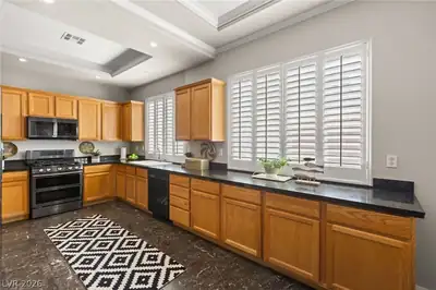 8869 Pheasant Valley Way Kitchen