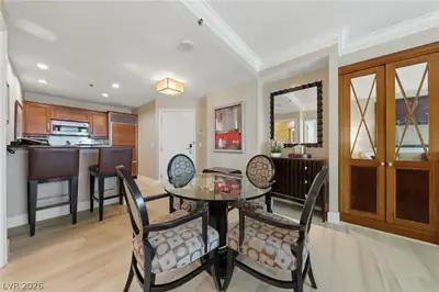 135 East Harmon Avenue 2721 Dining Area