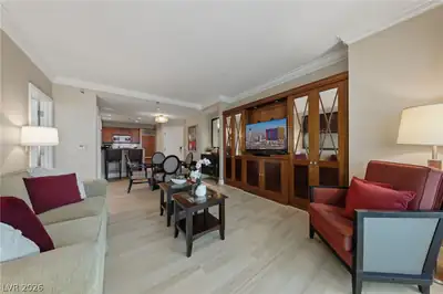 135 East Harmon Avenue 2721 Living Room
