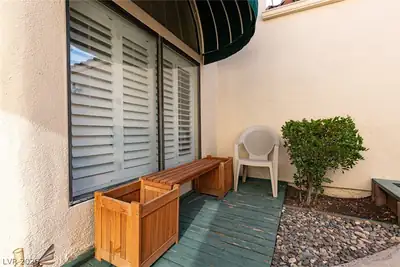 2882 Bridgepointe Drive Patio