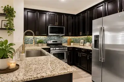 7605 Reveal Court Kitchen