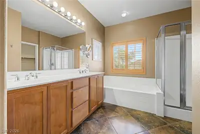 4104 Lancaster Falls Avenue Primary Bathroom