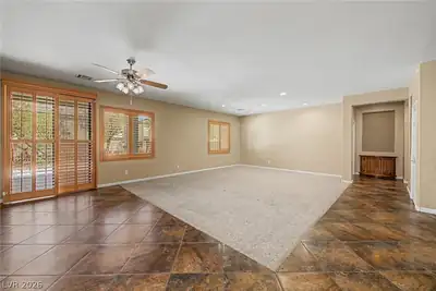 4104 Lancaster Falls Avenue Living Room