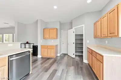 9466 Marshall Creek Street Kitchen