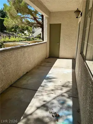 10217 King Henry Avenue 103 Patio