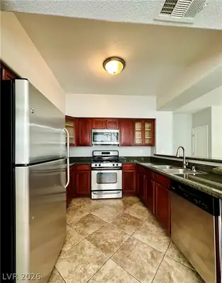 10217 King Henry Avenue 103 Kitchen