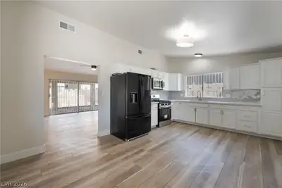 3926 Arizona Avenue Kitchen