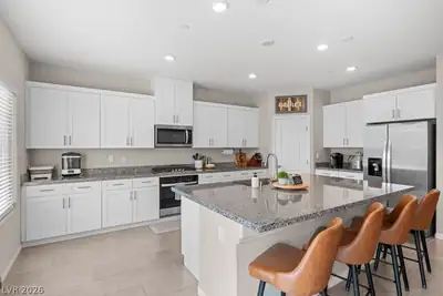 383 Winter Dove Avenue Kitchen