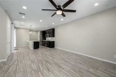 12 Kimberlite Drive Kitchen