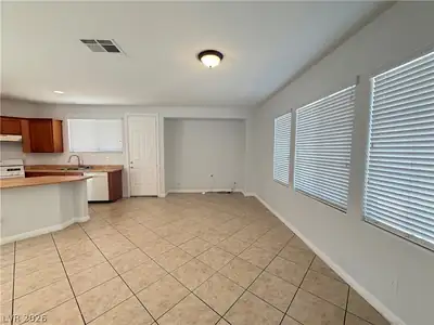 3525 Remington Grove Avenue Dining Area