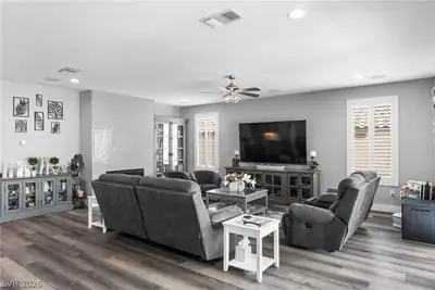 10587 Skye Paseo Avenue Living Room